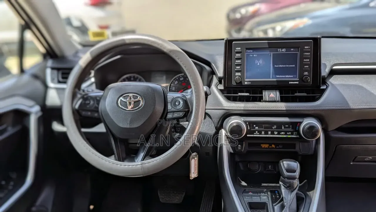 Toyota RAV4 2023 Gris