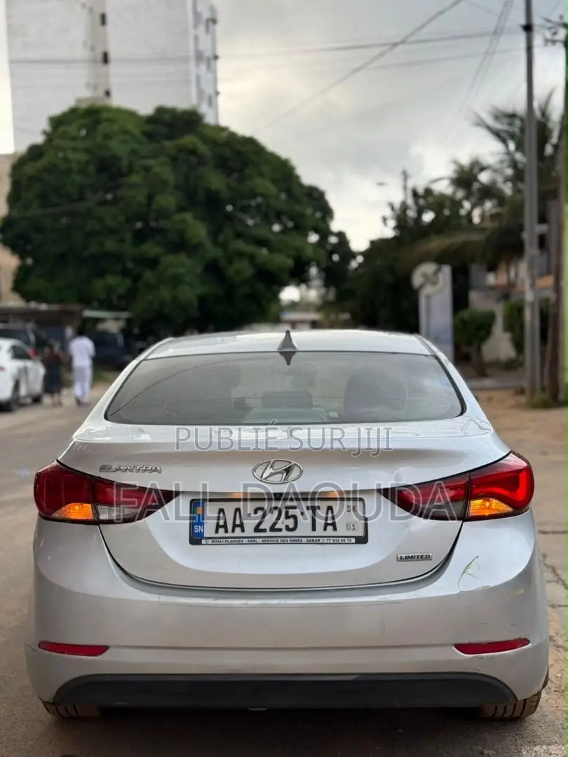 Hyundai Elantra 2017 Gris