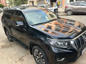 Toyota Land Cruiser Prado 2022 Noir