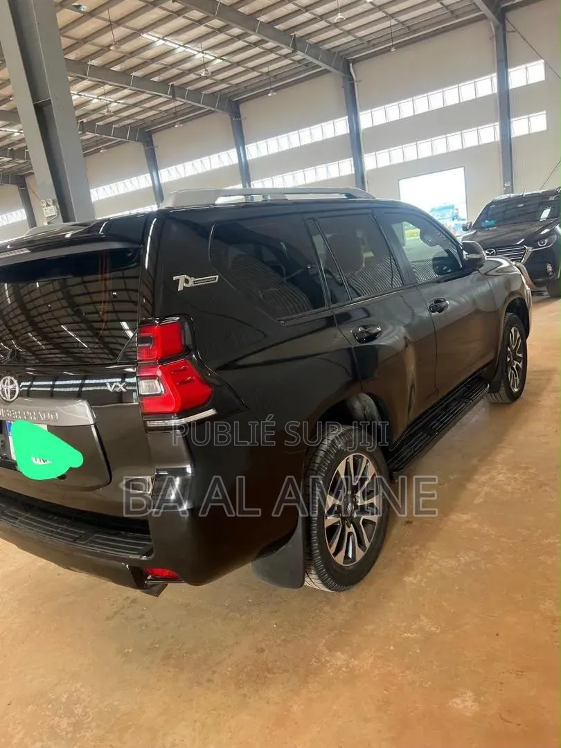 Toyota Land Cruiser Prado 2022 Noir