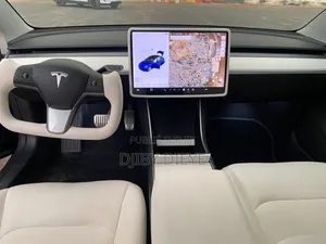 Tesla Model 3 Mid Range RWD 2018 Bleu