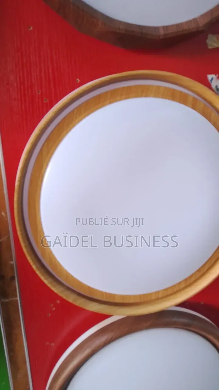 : Plafonnier LED Moderne Cadre Bois - Éclairage Chaud