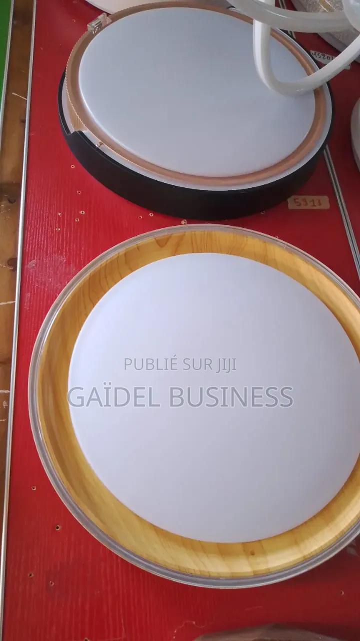 : Plafonnier LED Moderne Cadre Bois - Éclairage Chaud
