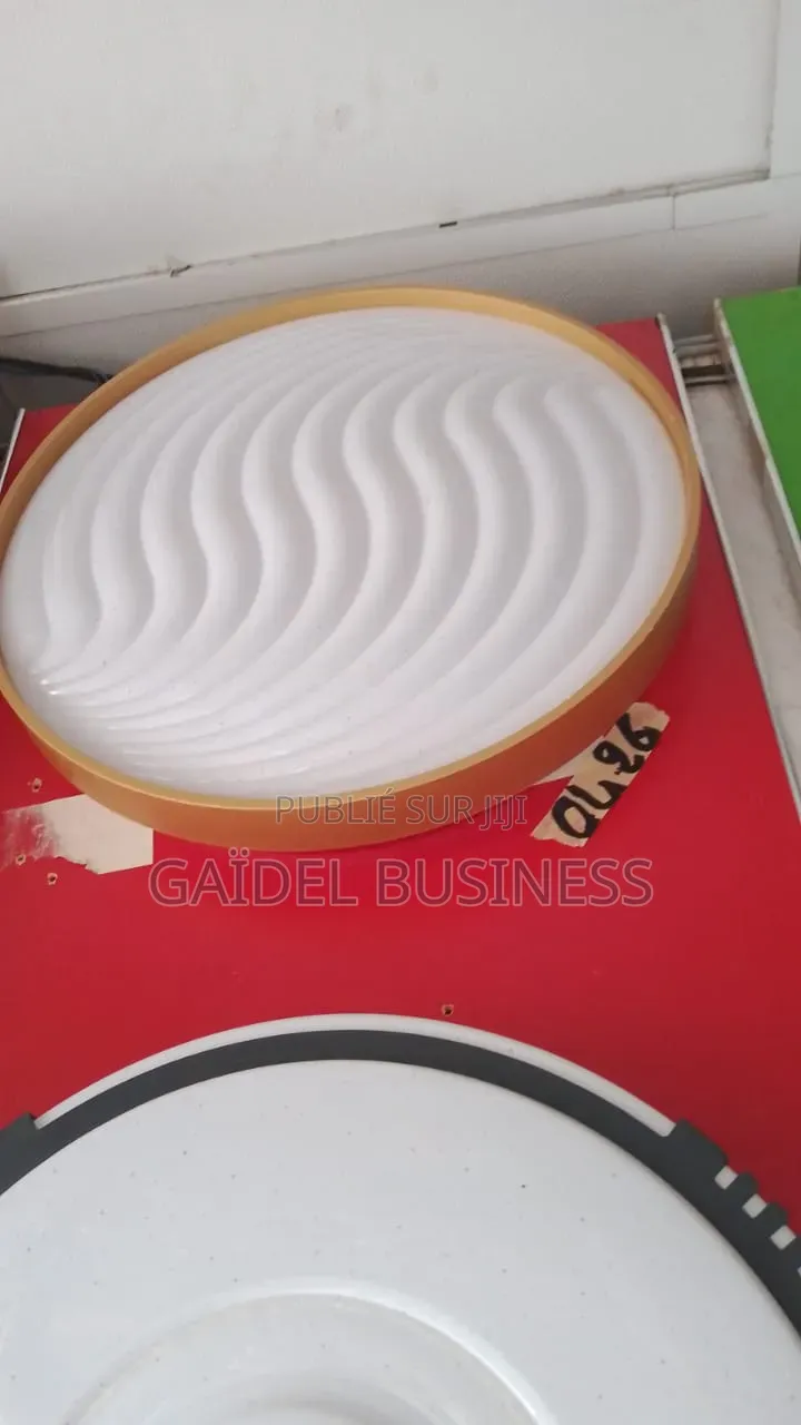 : Plafonnier LED Moderne Cadre Bois - Éclairage Chaud