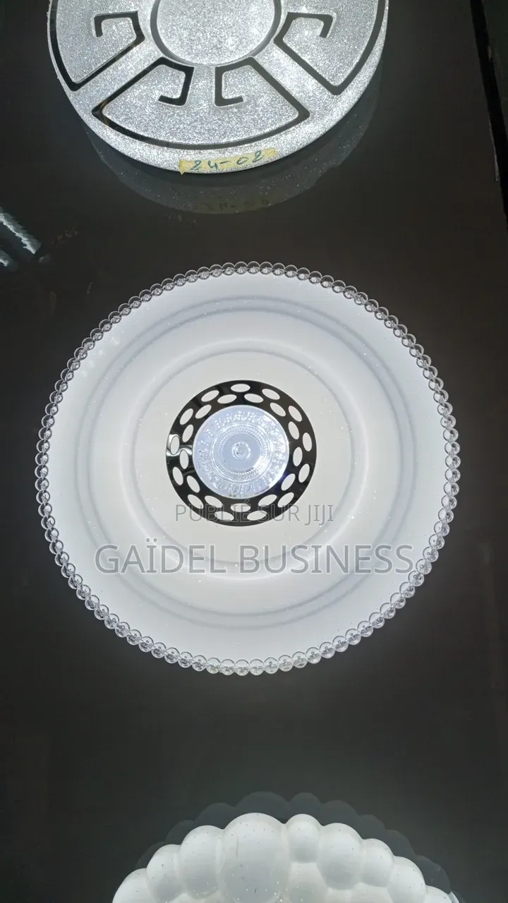 Plafonnier LED Moderne & Élégant – Décoration Chic Avec Effet Cristal
