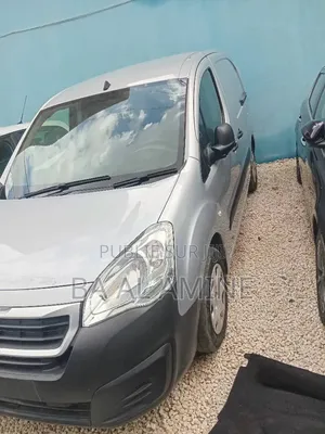 Peugeot Partner 2017 Gris