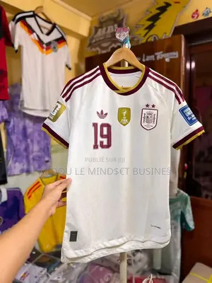 Nouveau Maillot Espagne À Domicile 2 Étoiles Disponible