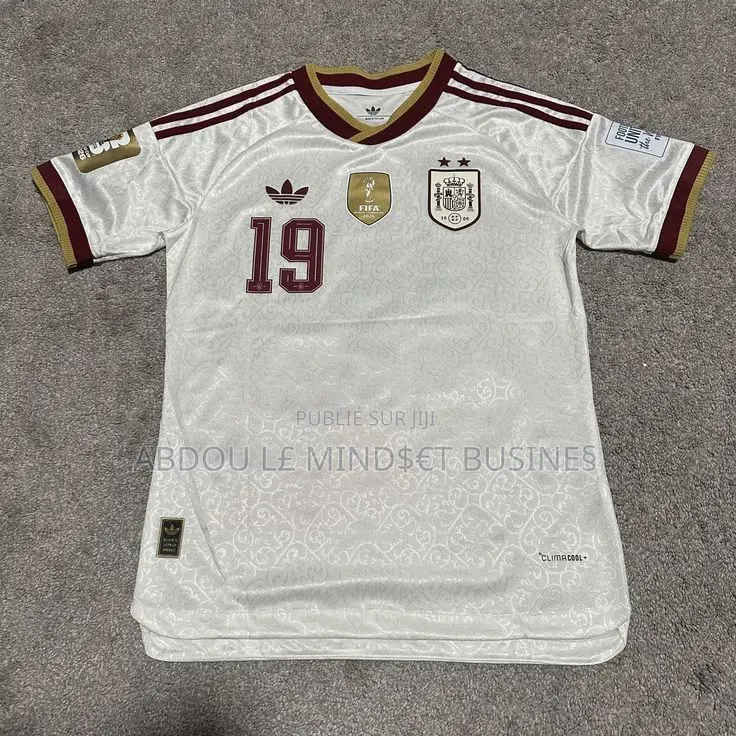 Nouveau Maillot Espagne À Domicile 2 Étoiles Disponible