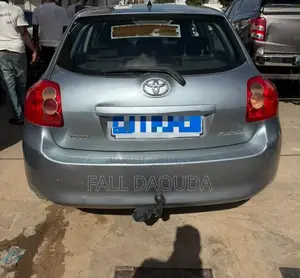 Toyota Auris 2010 Bleu
