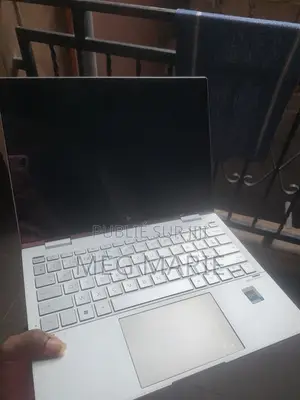 Ordinateur portable HP Envy x360 8GB Intel Core i7 SSD 512GB