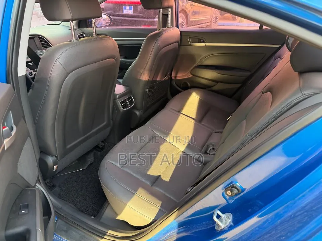 Hyundai Avante 2017 Bleu