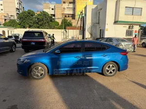 Hyundai Avante 2017 Bleu
