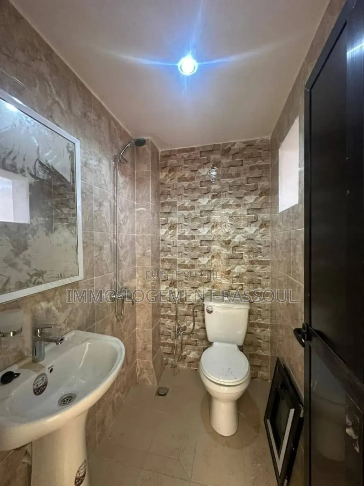 3chbre Appartement dans , Ouakam à Louer