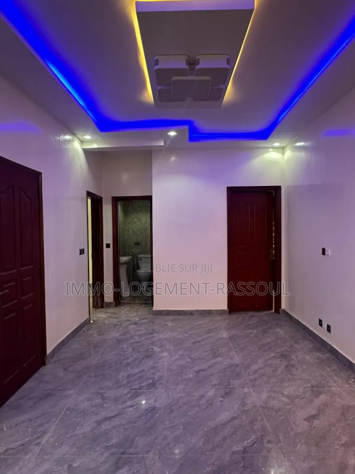 3chbre Appartement dans , Ouakam à Louer
