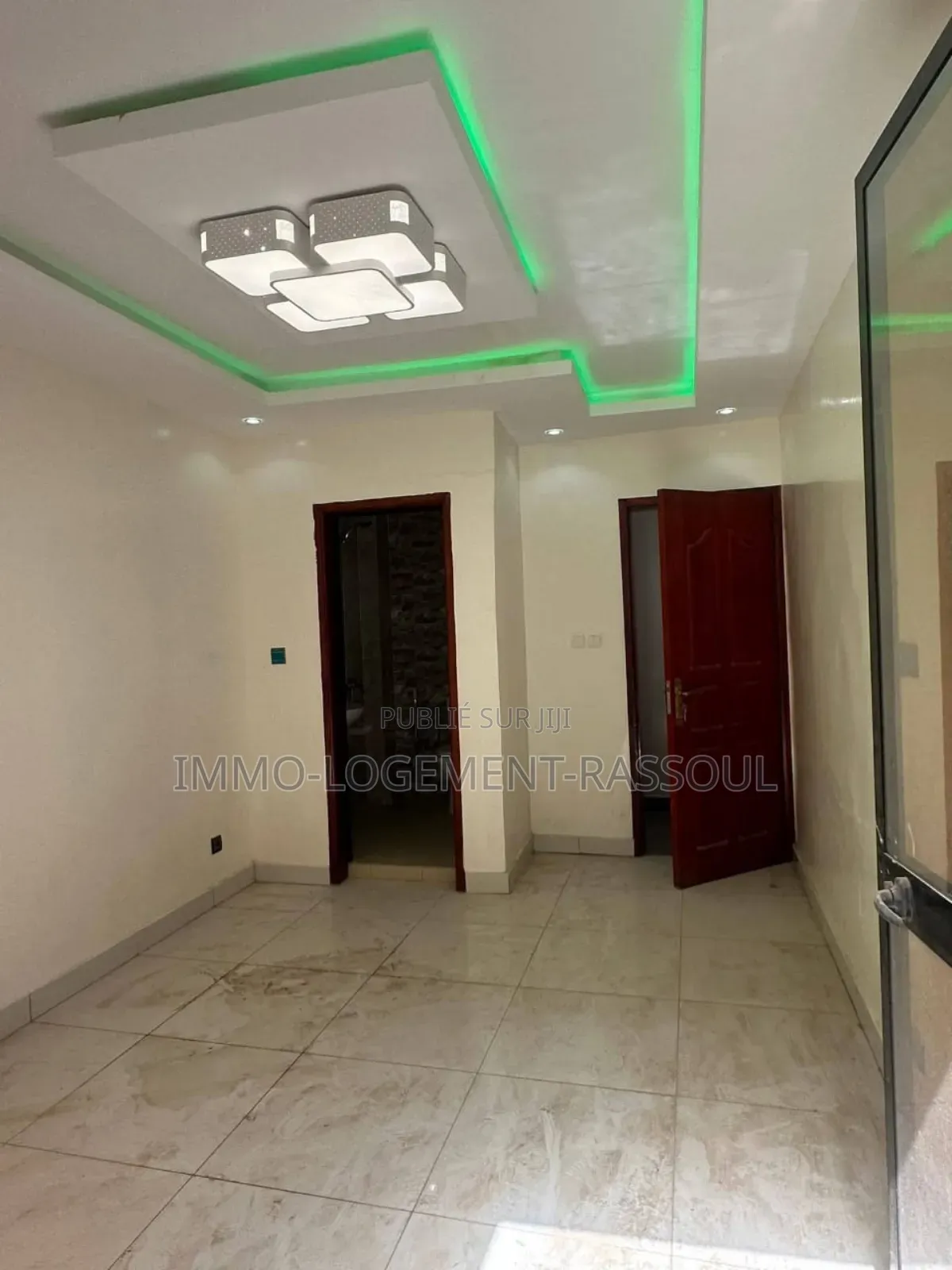 3chbre Appartement dans , Ouakam à Louer
