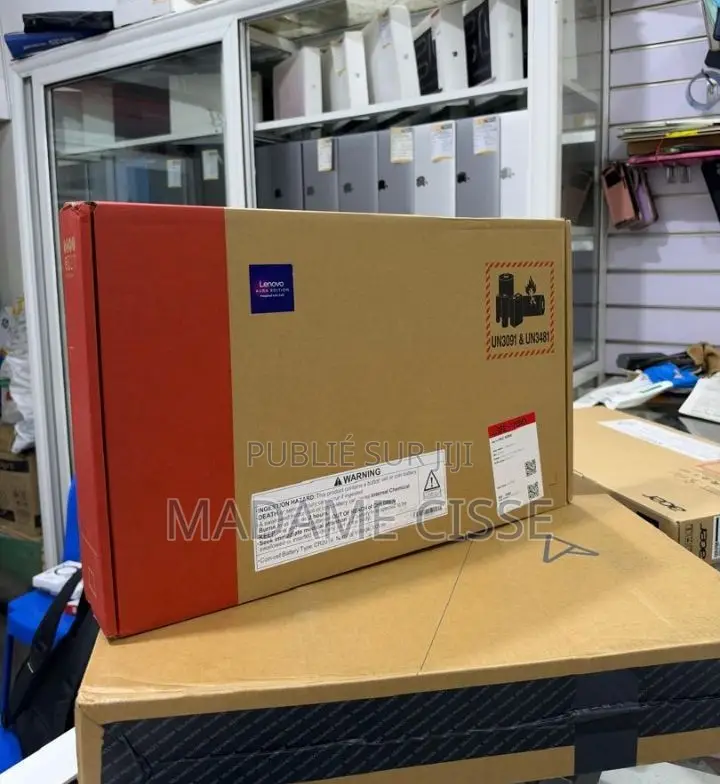 Nouveau Lenovo Yoga 7i 24GB Intel Core Ultra 7 SSD 512GB