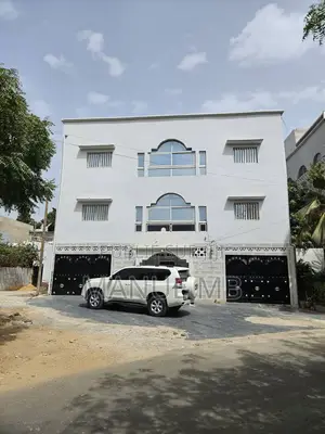 20chbre Villa dans Patricia, Fann-Point E-Amitié à Louer