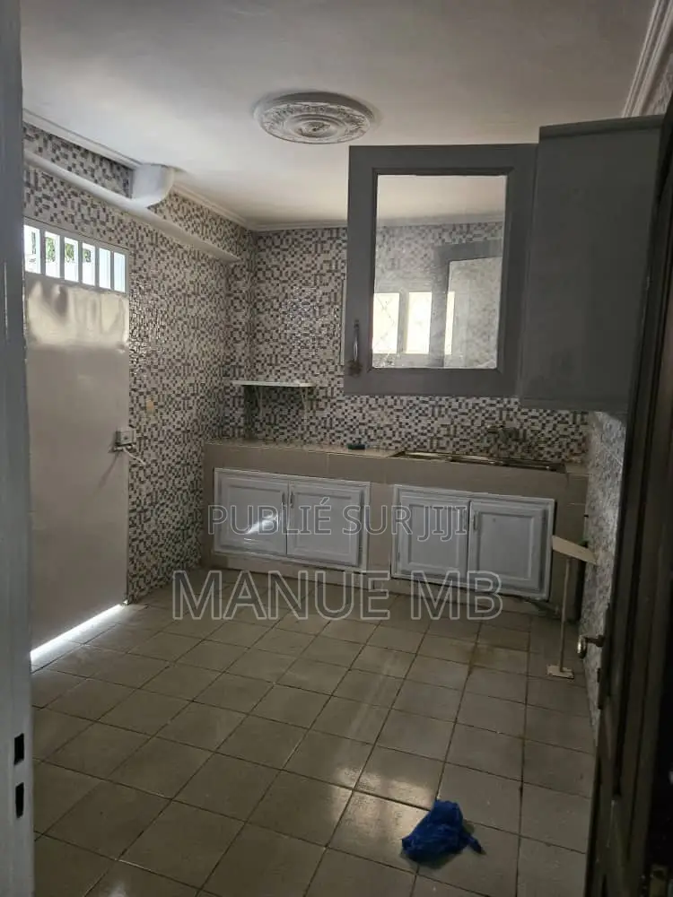 20chbre Villa dans Patricia, Fann-Point E-Amitié à Louer
