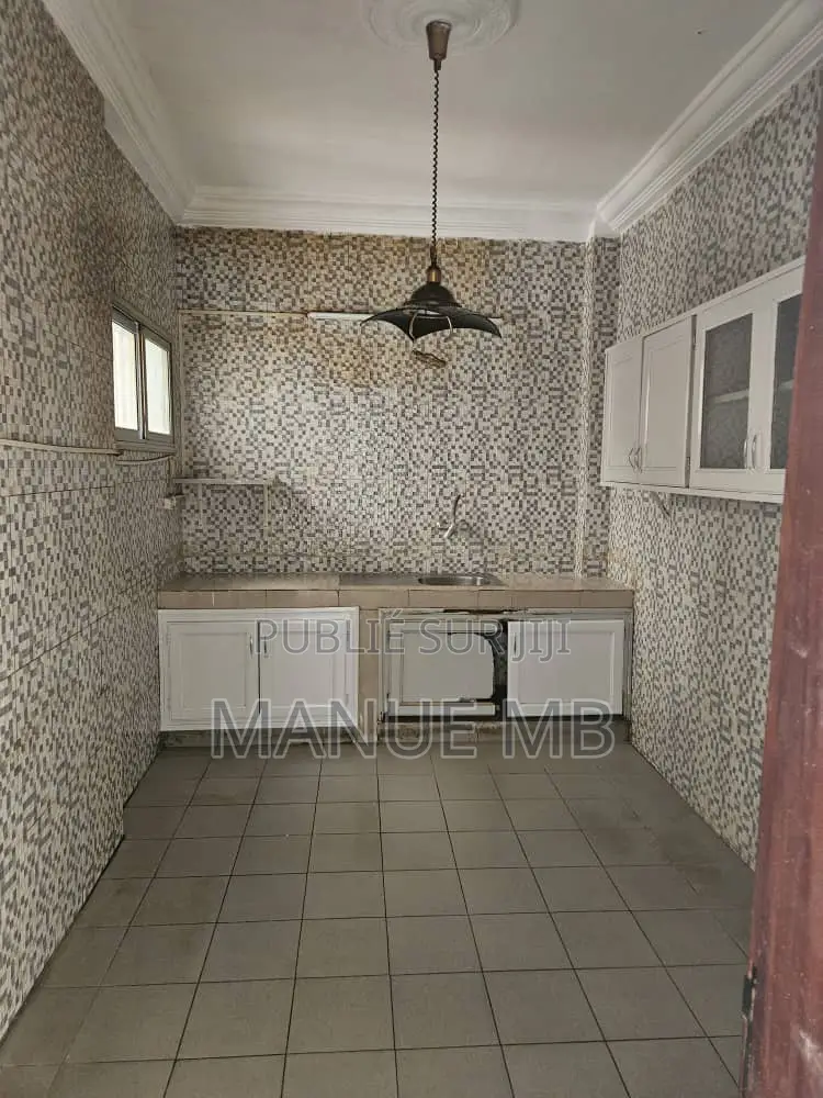 20chbre Villa dans Patricia, Fann-Point E-Amitié à Louer