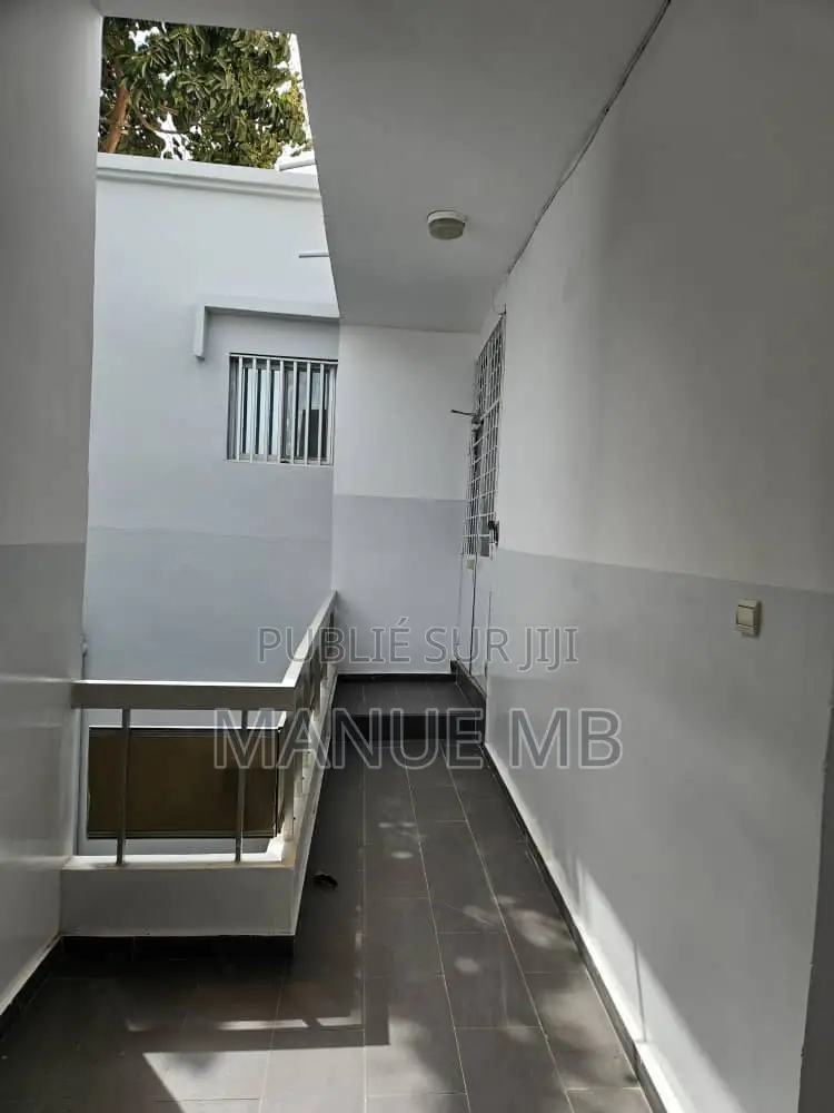 20chbre Villa dans Patricia, Fann-Point E-Amitié à Louer