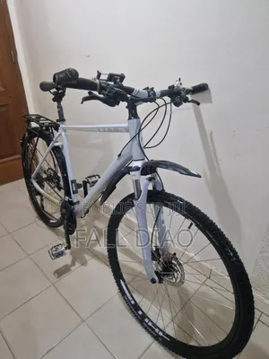 Moto 2024 Bleu