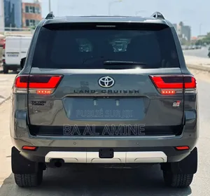 Nouveau Toyota Land Cruiser Prado 2026 Gris