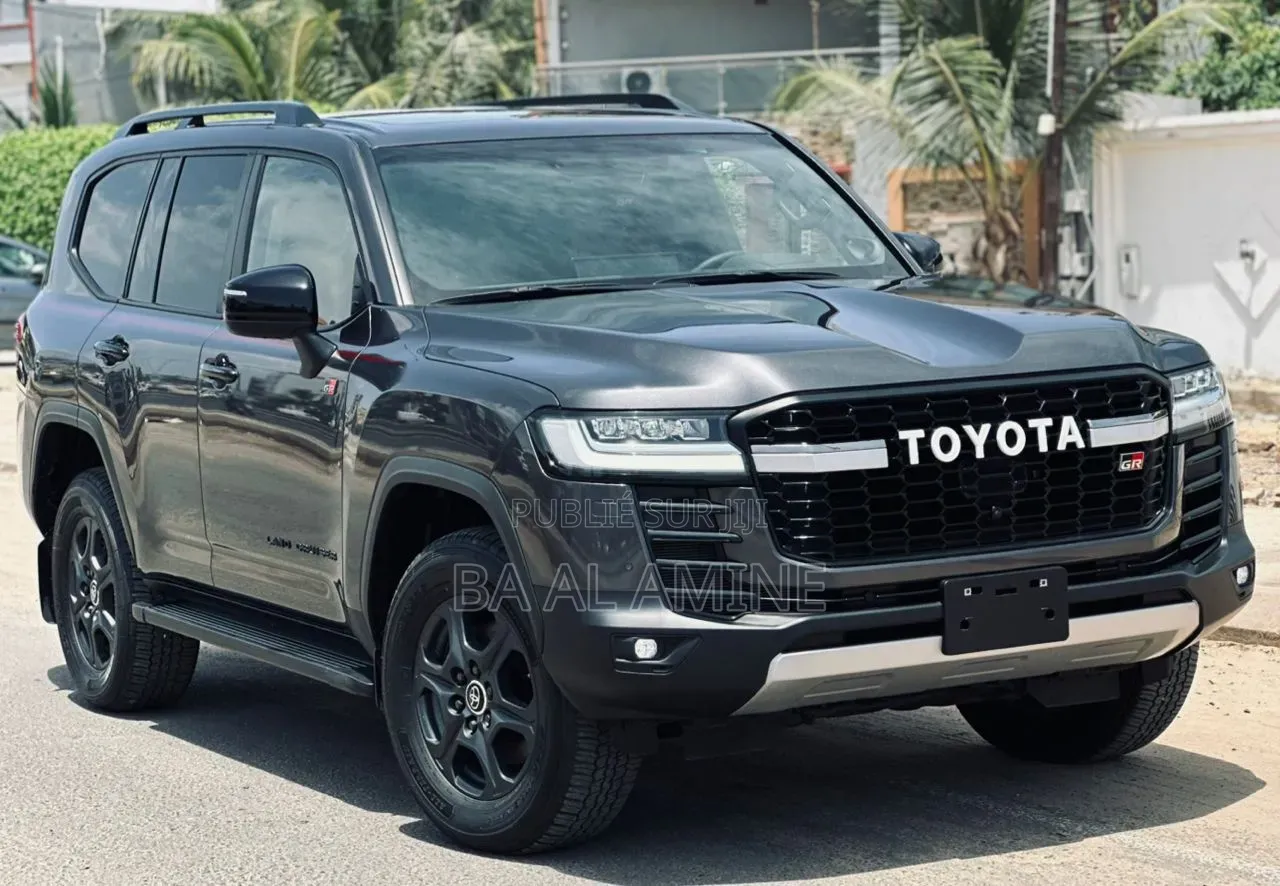 Nouveau Toyota Land Cruiser Prado 2026 Gris