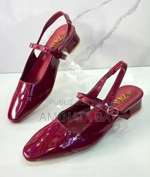 Vente De Chaussures Très Chic Pour Femme