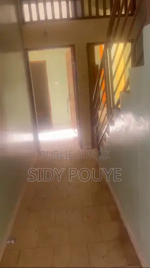 3chbre Maison dans Maison 2, Rufisque à Vendre