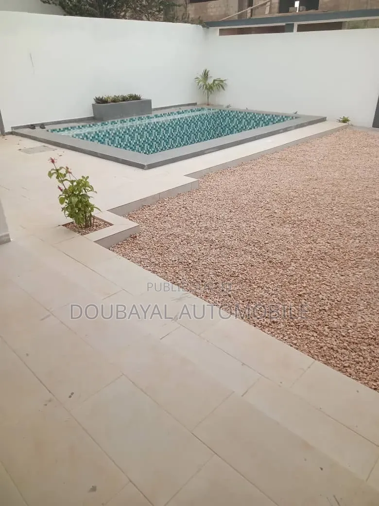 3chbre Villa dans Villa A Vendre, Thiès Sud à Vendre