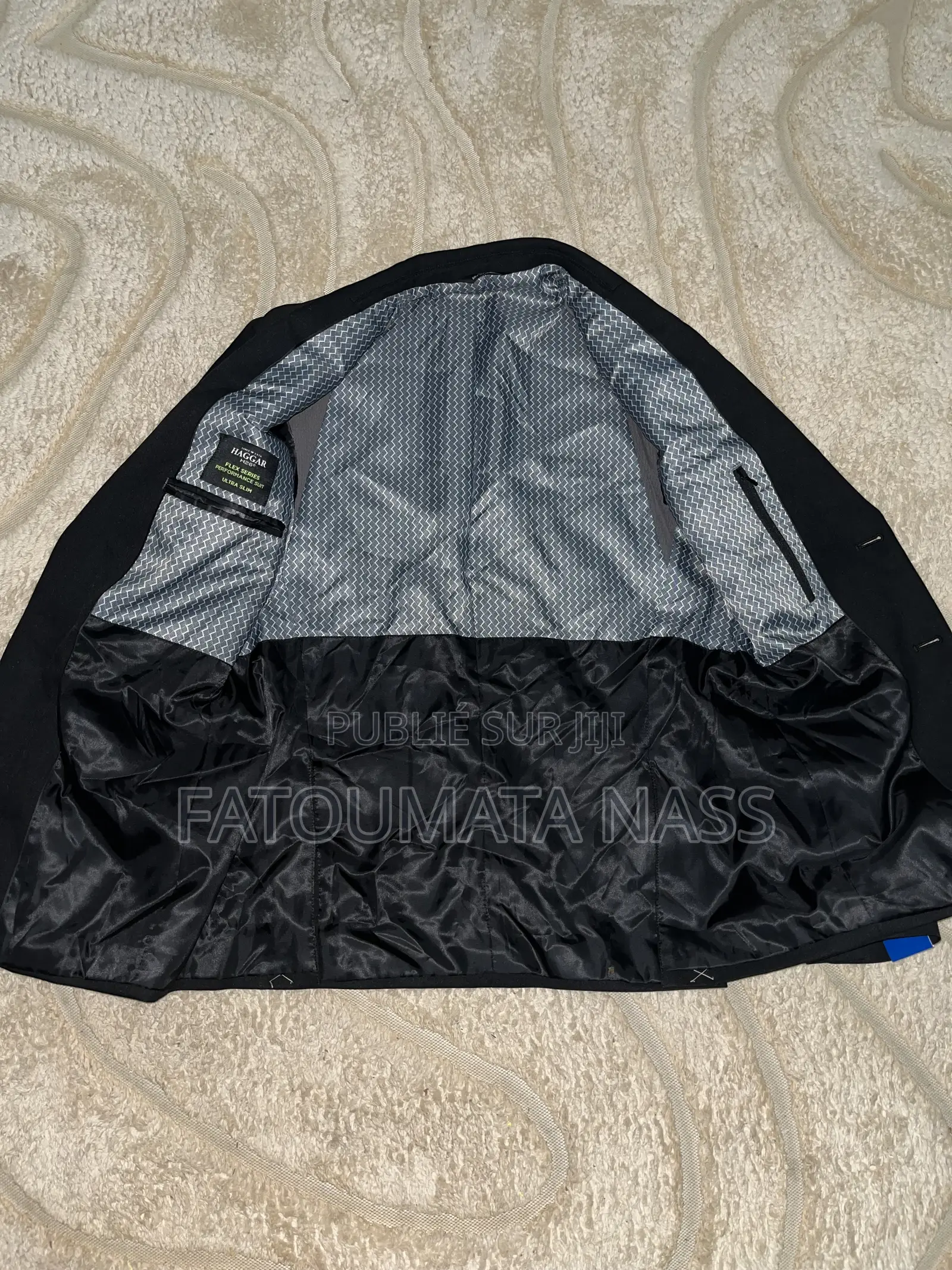 Une Veste Très Chic Pour Un Homme Qui Connaît La Valeur Des Vestes.