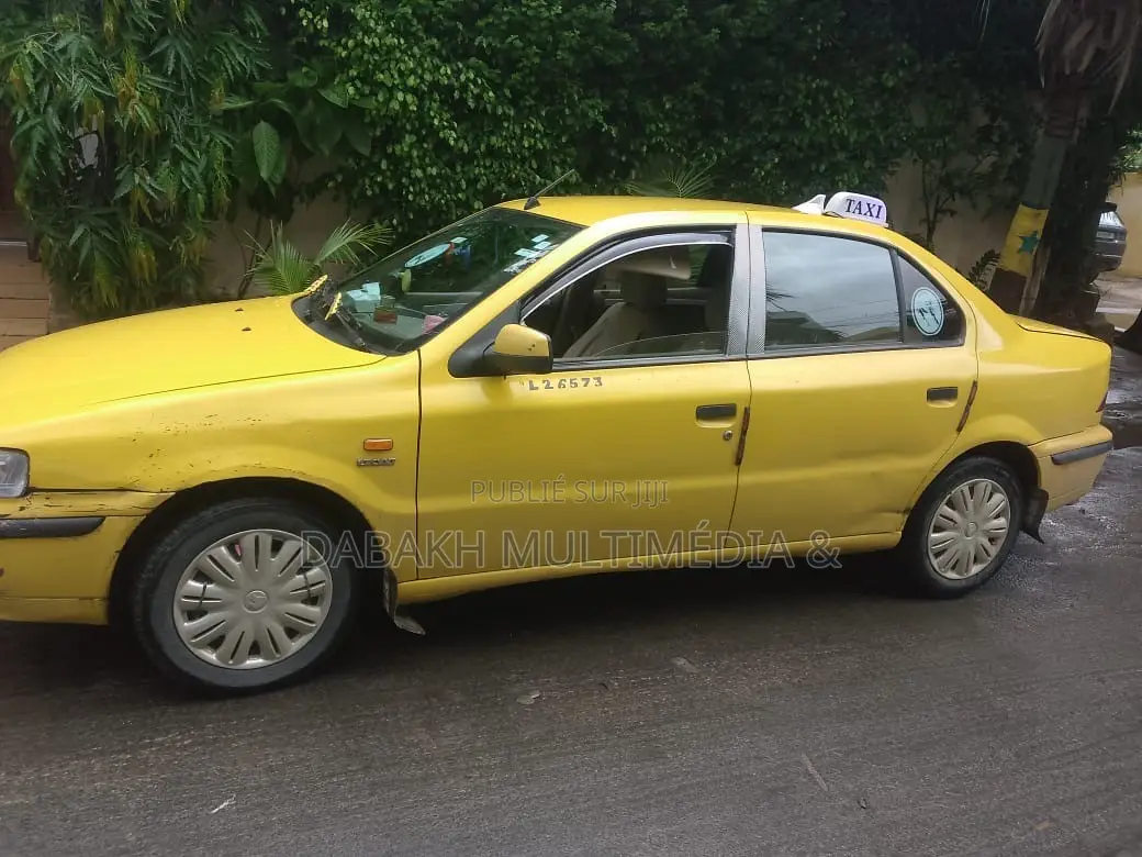 Voiture 2024 Jaune
