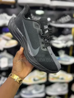 Nike Pegasus Plus