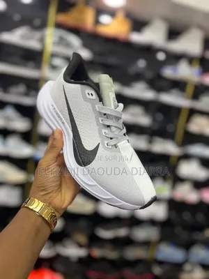 Nike Pegasus Plus