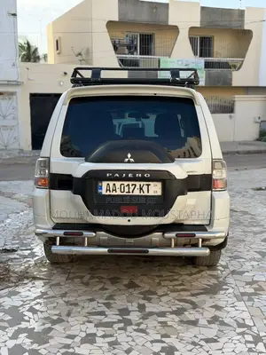Mitsubishi Pajero V80 3.2 DI-D 2015 Blanc