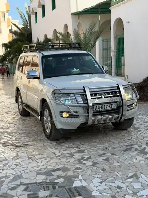 Mitsubishi Pajero V80 3.2 DI-D 2015 Blanc