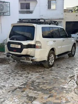 Mitsubishi Pajero V80 3.2 DI-D 2015 Blanc