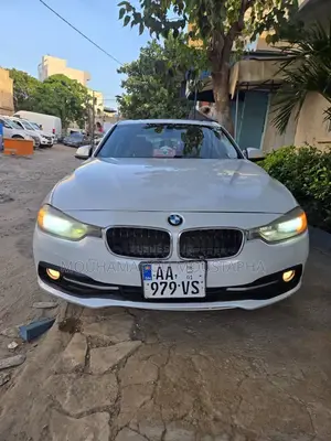 BMW 320i Sedan RWD 2017 Blanc