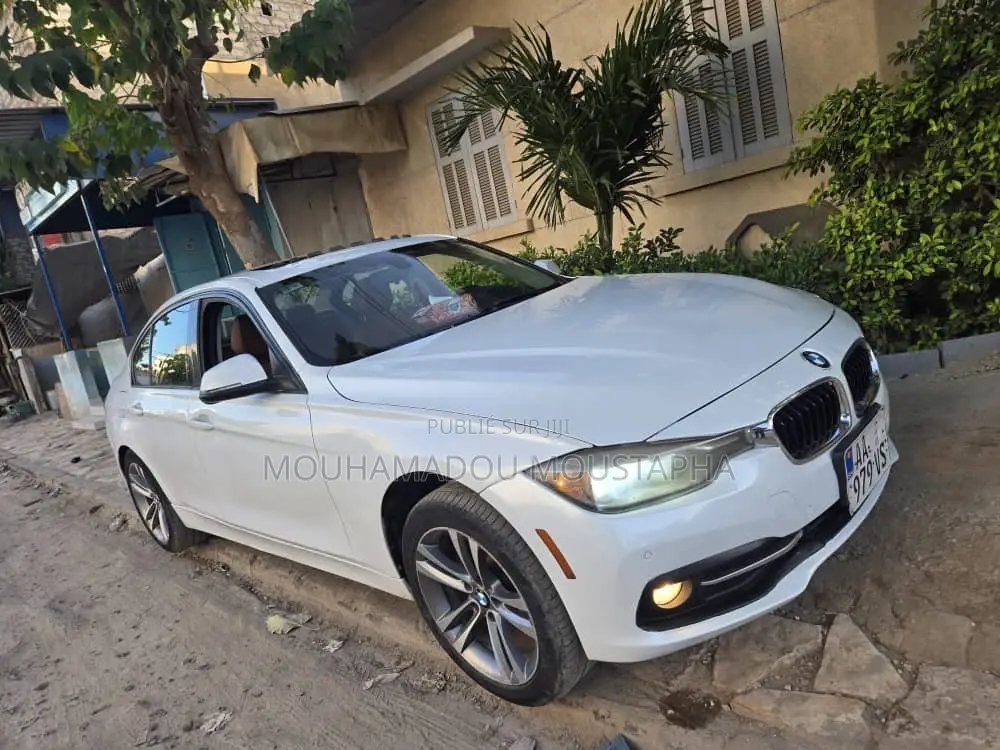 BMW 320i Sedan RWD 2017 Blanc