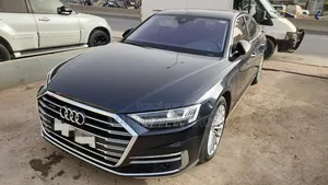 Audi A8 2021 Noir