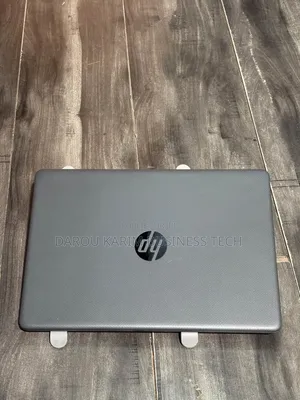 Nouveau Ordinateur portable HP 240 G8 8GB AMD Ryzen 3 SSD 128GB