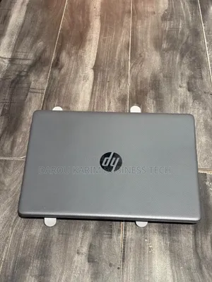 Nouveau Ordinateur portable HP 240 G8 8GB AMD Ryzen 3 SSD 128GB