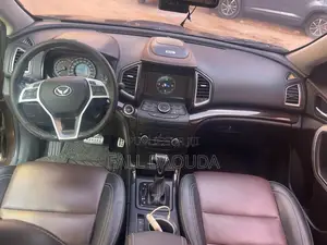 SsangYong Kyron 2017 Marron