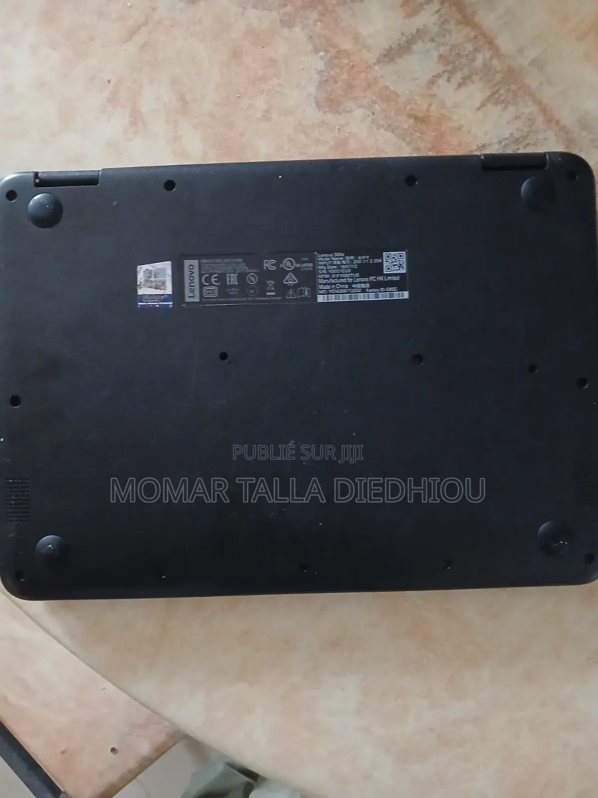 Ordinateur portable Lenovo 300e 4GB Intel Celeron SSD 160GB
