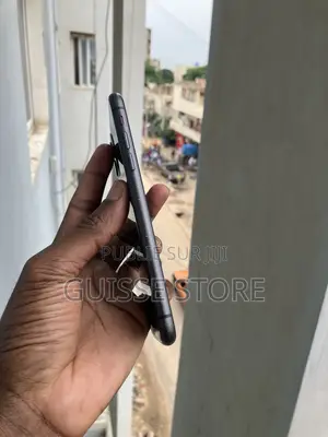 Apple iPhone 11 64 GB Noir