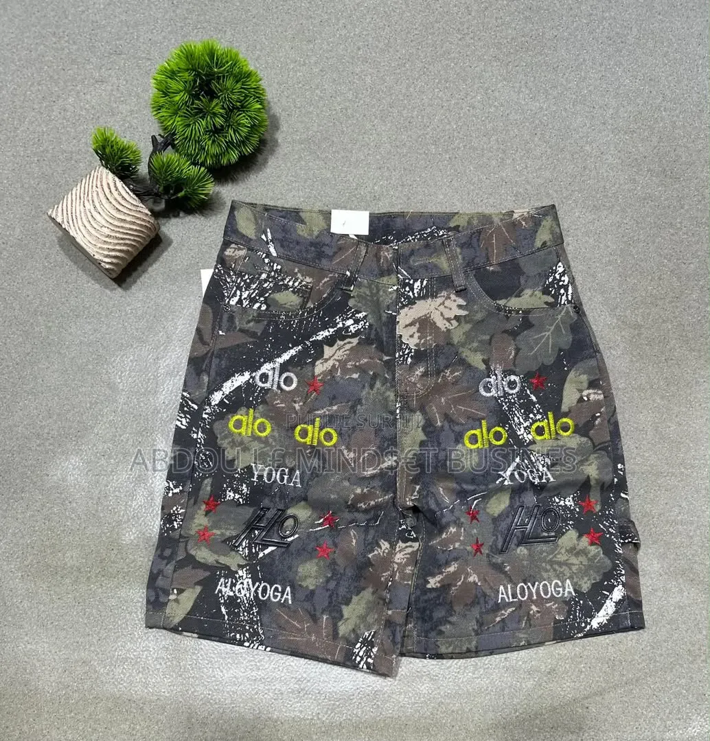 Short Jean Design Multicolore Disponible