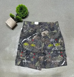 Short Jean Design Multicolore Disponible