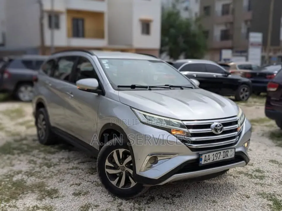 Toyota Rush 2021 Gris