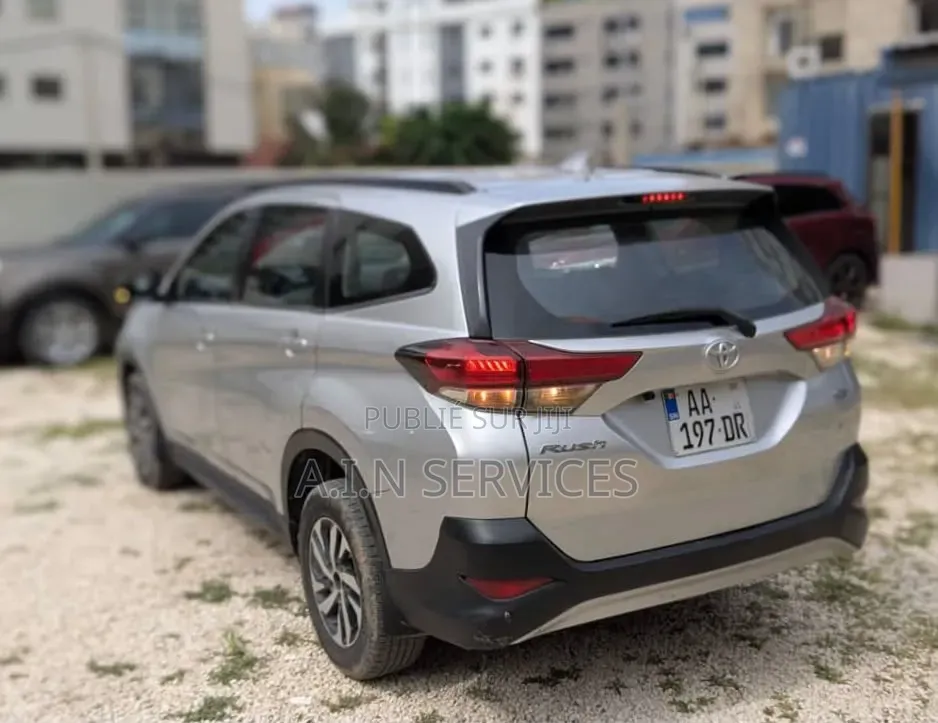Toyota Rush 2021 Gris