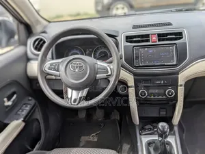Toyota Rush 2021 Gris